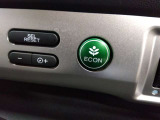 お財布にもやさしく燃費の良い走りができるECONスイッチを装備!