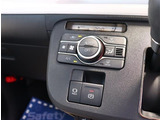 【車屋】として、長く車業界に従事した経験豊富なスタッフが多数在籍しております。