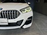 また、BMW正規認定中古車は、エマージェンシーサービスが自動付帯。24時間365日、皆様のカーライフをサポート致します。確かな安心のうえで、「駆けぬける歓び」をご堪能ください。