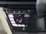 オートエアコン搭載車です。風量を自動で調節します。