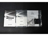 保証書・記録簿・取扱説明書と揃っております。キーの電池は新品にお取替えしてから納車させていただきますので安心してお乗りください。