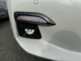 【ライトランプ】暗い夜道やトンネル内など明るい光で照らして運転をサポート。危険な暗所もこれで安心!