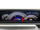 センターメーターを採用しております^^視線の移動が少なく、より安全な運転ができますね!