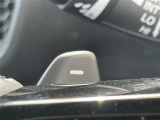 【パドルシフト(AT車)】MT車と同じように好きなギアで走ることができます!ステアリングから手を離さずに指先だけでシフト操作ができ、よりスポーティな走りをお楽しみいただけます。