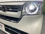 【LEDヘッドライト】悪天候や夜間走行時も良好な視界を確保し安心して運転できる高輝度LEDヘッドライトを装備!点灯速度が早く、消費電力も抑えられています。