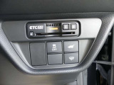 純正ETC2.0がビルトイン装着されています。運転席からテールゲートの開閉が可能です。