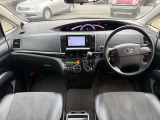 運転廻りの画像です!操作スイッチ類もキレイな状態です。専門スタッフが内外装を清掃・きめ細かい箇所までクリーニングしています。