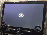 【メーカー純正14インチナビ】インテリアに溶け込むスタイリッシュな「専用設計」メーカーナビを装備♪視認性や操作性など基本性能にも優れ、より上質なカーライフをお楽しみいただけます。