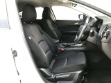 【運転席パワーシート】運転手にあったシートパターンに調整可能です。