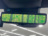 【デジタルインナーミラー】後席の大きな荷物や同乗者で後方が確認しづらい時でも安心!カメラが撮影した車両後方の映像をルームミラー内に表示。クリアな視界で状況の確認が可能です!
