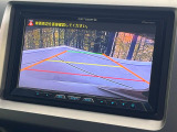 【バックカメラ】駐車時に後方がリアルタイム映像で確認できます。大型商業施設や立体駐車場での駐車時や、夜間のバック時に大活躍!運転スキルに関わらず、今や必須となった装備のひとつです!
