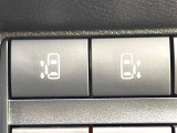 【両側パワースライドドア】スマートキーや運転席のスイッチで後席両側スライドドアの開閉が可能♪電動だから力を入れてドアを開ける必要が無く、小さなお子様でも簡単に開け閉めでき快適です♪