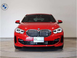 【キドニーグリル】BMWは約90年もの間、ほぼ全ての車両にひと目でBMWだと分かるこの特徴的なフロントグリルが備えられ、デザイン・アイコンとして親しまれてきました。