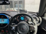 在庫車両はストックヤードにも保管してございます。あらかじめ在庫確認及びご来店日時のご連絡を頂けますと円滑なご案内が可能です。