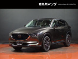中古車専門再生工場にて熟練専任スタッフが丁寧に清掃、仕上げを実施しております。また、お客様に安心してご検討いただける様、公取協が定める基準に基づき車両検査を実施し、車両状態評価証を発行しております。