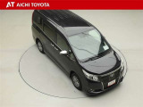 両側パワースライドドア付きだから、狭い駐車スペースなどでの乗り降りラクラク♪小さなお子さまのいるご家庭には嬉しい装備です。