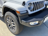 オリジナル4x4ブランドとしての誇りと自信、そして進化の伝統。4x4性能、デザイン、品質。本物とはJeepの全てであり、追い求めるさらなるたかみでもあるのです。