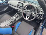 コックピットを意識した運転席。運転が楽しくなります!