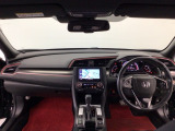 【前方視界】開放的な前方視界!運転がしやすく疲れにくいです♪窓が大きく、見通しがとっても良いおクルマですよ♪