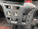 静岡ダイハツでは、メーカーの技術認定を受けたプロの整備士が整備を実施いたします。目に見えない部分までしっかりと点検するので安心です。