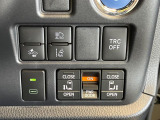【両側電動スライドドア】運転席/助手席側とも電動スライドドアを装備。お子様の乗降りやお買い物の荷物の積み降ろしにも便利!さらに挟みこみ防止機構付きで安心です。