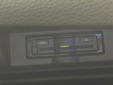 【ETC】有料道路を利用する際に料金所で停止することなく通過できる、ETC車載器(ノンストップ自動料金収受システム機器)が装備されています。セットアップを行うことで利用可能になります。