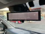 インテイリジェントスマートルームミラーを装備しておりますので、後席の荷物・後席者を気にすることなく、後続車等の確認をすることができます☆