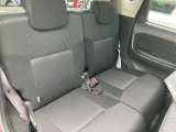 広々とした駐車場をご用意しておりますので、運転が苦手な方でもご安心ください。また、大型の屋根がございますので、雨に濡れることなくご移動できます。