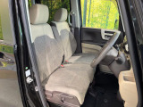 運転席シート廻りは使用感も少なく、良好な状態となっています。前オーナー様が丁寧に使っていたことがよくわかりますね。