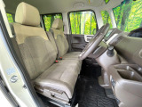 運転席シート廻りは使用感も少なく、良好な状態となっています。丁寧に使われていたことがよくわかりますね。