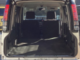 リア席を倒せば広々とした空間の出来上がり、荷物がたくさん載せられますよ。