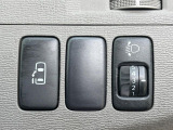 【パワースライドドア】スマートキーや運転席のスイッチでスライドドアの開閉が可能♪電動だから力を入れてドアを開ける必要が無く、小さいお子様でも、重い荷物を持っている時もラクに開け閉めできます♪