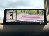 【360°ビューモニター】専用のカメラにより、上から見下ろしたような視点で360度クルマの周囲を確認することができます☆死角部分も確認しやすく、狭い場所での切り返しや駐車もスムーズに行えます。