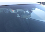 アイサイトは万一の際の衝突回避、車線逸脱のお知らせ、全車速追従クルーズコントロールなど、あなたの運転をサポートしてくれます
