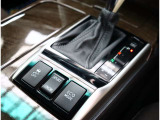 【車屋】として、長く車業界に従事した経験豊富なスタッフが多数在籍しております。