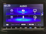 ナビゲーションはフルセグTV、インターナビ対応のGathers純正メモリーナビを搭載しています。Bluetoothオーディオ機能がありますので、スマートフォンなどの音楽も再生できます。