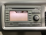 オーディオは工場装着のバックモニター付き・CDチューナーを搭載しています。ビデオ入力端子がついてますので外部入力から音楽などを楽しめます。