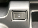 【パワースライドドア】スマートキーや運転席のスイッチでスライドドアの開閉が可能♪電動だから力を入れてドアを開ける必要が無く、小さいお子様でも、重い荷物を持っている時もラクに開け閉めできます♪