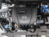 「SKYACTIV-G(ガソリン)」は、規格外の高圧縮を実現し、世界のエンジン技術者に驚きを与えました。さらに、それを維持したままノッキングの発生を抑え、熱効率を向上、走りにも寄与したエンジンです。