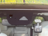 【i-ACTIVESENSE】走行中に前方の車両等を認識し、衝突しそうな時は警報とブレーキで衝突回避と被害軽減をアシスト。より安全にドライブをお楽しみいただけます。