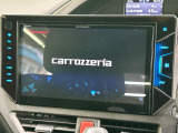 【大画面ナビ】人気の大型10インチナビを装備。存在感のある大画面はインパクト大!ナビ利用時のマップ表示は見やすく、テレビやDVDは臨場感がアップ!いつものドライブがグッと楽しくなります♪