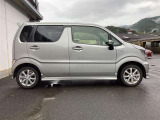 ご購入していただいたお車はご納車前に、しっかり点検・整備してからご納車させていただきます。