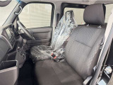 未使用車のため、もちろん室内に汚れや傷などはございません。車内で快適なドライブをお楽しみください。