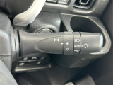【オートライト(AUTO)】外の明るさをシステムが感知して、自動でヘッドライトが点灯します!ヘッドライトをつけ忘れを防ぐ便利機能です。