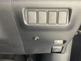 【電動リアゲート】荷物を抱えた状態でもリアゲートの開閉が可能です!お買い物時やアウトドアの際に役立ちますね。