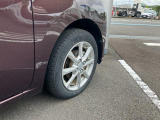 ご納車前には、法定12ヶ月点検相当の点検を実施いたします。プロの整備スタッフが点検をするので、安心して中古車にお乗りいただけます。