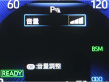 コーナーセンサーを車の前後に装備。障害物までの距離に応じて警告音を変えてお知らせ。縦列駐車時や駐車場・車庫等での取り回しをサポートします。詳細は販売店スタッフまでお尋ね下さい。