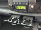 【オートエアコン】一度お好みの温度に設定すれば、車内の温度を検知し風量や温度を自動で調整。暑い…寒い…と何度もスイッチ操作をする必要はありません。快適な車内空間には必須の機能ですね♪