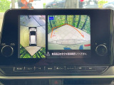 【アラウンドビューモニター】専用のカメラにより、上から見下ろしたような視点で360度クルマの周囲を確認することができます☆死角部分も確認しやすく、狭い場所での切り返しや駐車もスムーズに行えます。