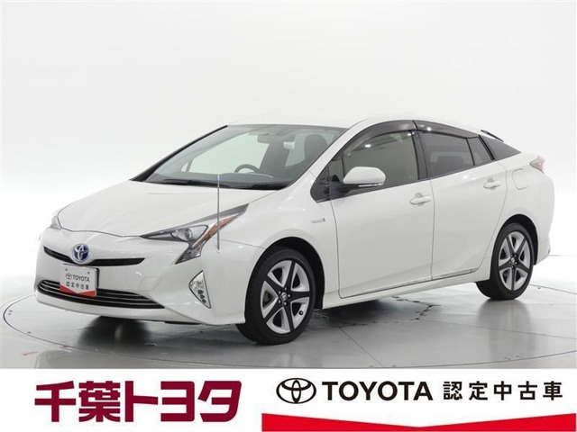 プリウス1.8 S ツーリングセレクション E-Four 4WD
